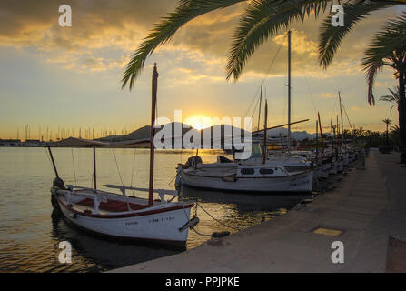 Tramonto a porta Alcudias Mallorca Foto Stock