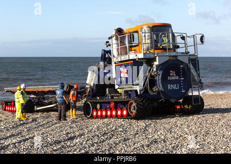 Llandudno Conwy County Borough Wales UK RNLI Avviare il trattore SC-T14 costruita da Clayton Engineering Foto Stock