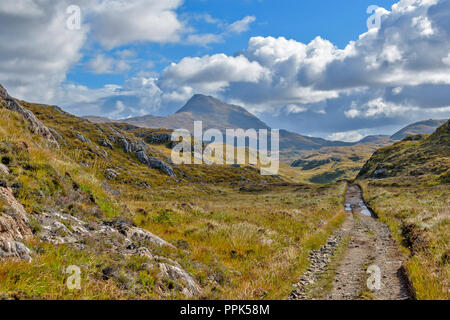 SUILVEN Sutherland la Scozia il sentiero che conduce a CANISP Foto Stock