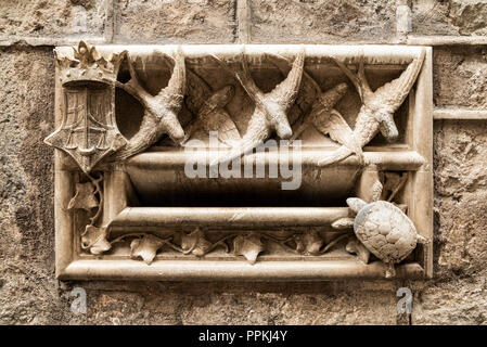 Pietra insolita letterbox/letter box a Barcellona, Spagna Foto Stock