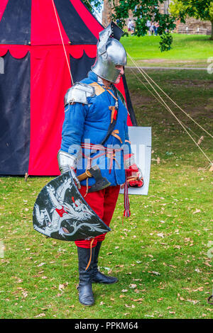 Grand giostra medievale nel Castello di Kenilworth, Warwickshire, West Midlands, England, Regno Unito, Europa Foto Stock