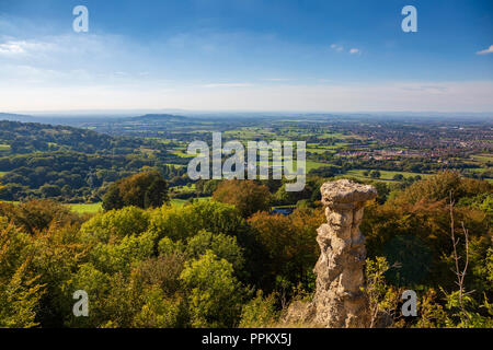 Il Diavolo a camino Leckhampton collina che guarda a Cheltenham, Inghilterra Foto Stock