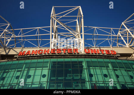 Close-up del Manchester United segno a Old Trafford, il club di casa Foto Stock