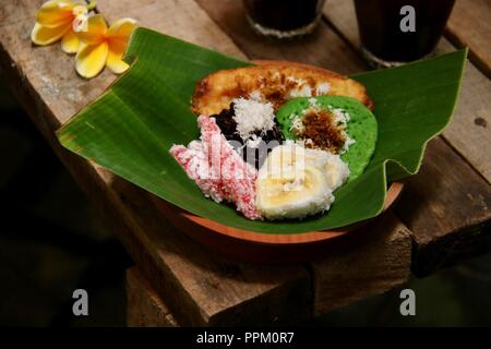 Lima Jaja Bali. Cinque tipi di stile Balinese dolci tradizionali. Foto Stock