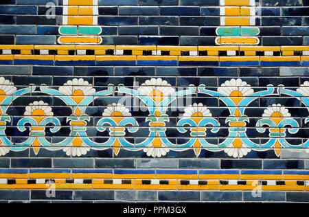 Dettaglio della Ishtar Gate, Babilonia. Pergamonmuseum. Berlino, Germania Foto Stock