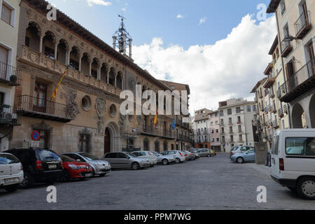 Il Plaza España piazza principale di taragona, con il tipico il municipio in stile rinascimentale, dove de Cipotegato festa si svolge ogni mese di agosto Foto Stock