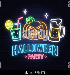 Festa di Halloween insegna al neon. Illustrazione Vettoriale. Happy Halloween banner di luce con la birra, cocktail e zucca. Notte pubblicità luminosa. Insegna al neon per banner, affissioni, promozione o pubblicità. Illustrazione Vettoriale