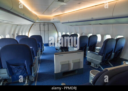 Ex-KLM Boeing 747-206BM(SUD) [PH-BUK] sul display al Aviodrome Parco tematico dell'aviazione. Foto Stock