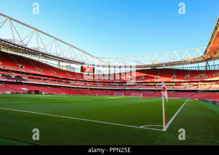 Londra, Regno Unito. 26 Settembre, 2018. EFL Carabao Cup, terzo round, Arsenal v Brentford ; una vista generale dell'Emirates Stadium. Credito: Georgie Kerr/News immagini English Football League immagini sono soggette a licenza DataCo Credito: News immagini /Alamy Live News Foto Stock