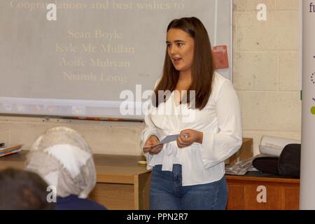 Cork, Irlanda. Il 26 settembre, 2018. Grande successo per il DPS Aspire2 lancio del programma, St Aidans C.C Cork City. Qui raffigurato è Aoife Mulryan parlando di come il programma lo ha aiutato i progressi su CIT. Stasera St Aidans ha lanciato questo anni Aspire2 studente programma di supporto, l'evento ha visto un folto gruppo di genitori e studenti frequentano la scuola è uno dei sei nel paese di essere coinvolti nel programma. Credito: Damian Coleman/Alamy Live News. Foto Stock