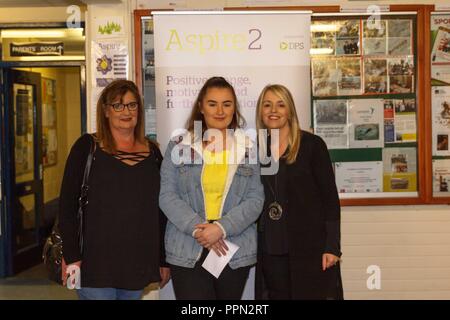 Cork, Irlanda. Il 26 settembre, 2018. Grande successo per il DPS Aspire2 lancio del programma, St Aidans C.C Cork City. Nella foto qui (LtoR) è Aina lungo, Niamh lungo e Janice McGarry del DPS. Stasera St Aidans ha lanciato questo anni Aspire2 studente programma di supporto, l'evento ha visto un folto gruppo di genitori e studenti frequentano la scuola è uno dei sei nel paese di essere coinvolti nel programma. Credito: Damian Coleman/Alamy Live News. Foto Stock