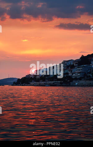 Bel tramonto sulla costa di Neum, Bosnia Erzegovina Foto Stock