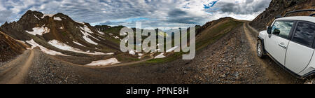 Fuoristrada salendo per la California Pass San Juan Mountains Colorado Foto Stock