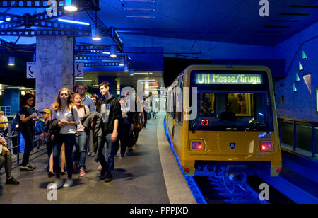 U-Bahnhof, Hauptbahnhof, Essen, Nordrhein-Westfalen, Deutschland Foto Stock