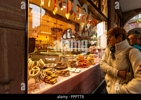 Bakery Shop finestra. Strasburgo, Francia Foto Stock