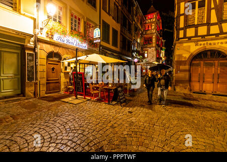 Au Bon Vivant ristorante a la Place du Marché-ingresso Aux Cochons De Lait, Strasburgo, Francia Foto Stock