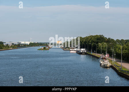 Midland Canal, fiume Weser, Minden-Luebbecke, Westphalia-Lippe Est, Nord Reno-Westfalia, Germania Foto Stock