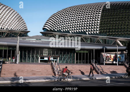 Esplanade, teatri nell'edificio Bay di Singapore Foto Stock