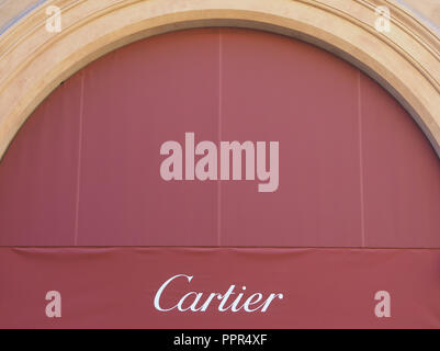 BOLOGNA, Italia - CIRCA NEL SETTEMBRE 2018: Cartier storefront segno Foto Stock
