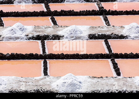 Sale marino produzione e piscine di essiccazione a Salinas de Fuencaliente, saline alla punta meridionale di La Palma Isole Canarie Spagna, Foto Stock