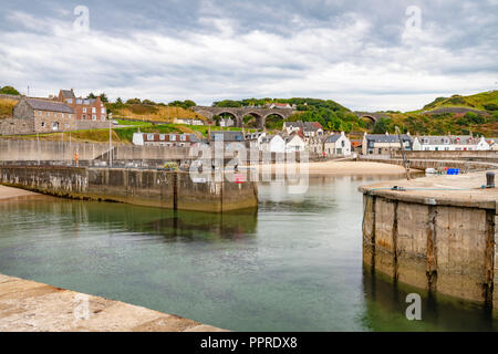 Cullen Harbour, Aberdeenshire, Scozia Foto Stock