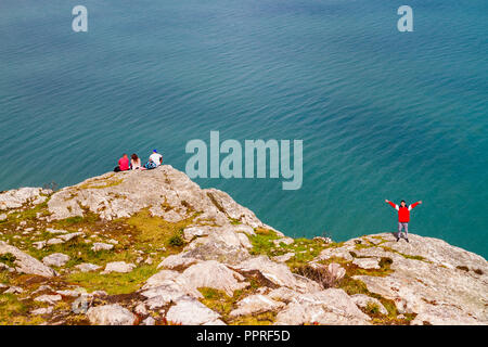 Vista della costa di Dublino, mare irlandese da Bray testa , Irlanda, top del mondo, il raggiungimento del successo il concetto di vita migliore Foto Stock