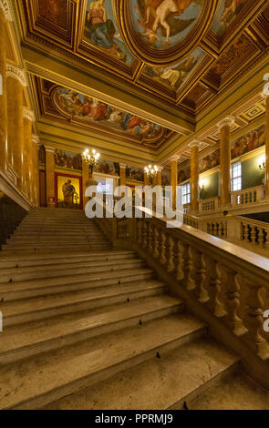 Interno del Museo Nazionale Ungherese è stata fondata nel 1802 ed è il museo nazionale di storia, arte e archeologia di Ungheria. Foto Stock