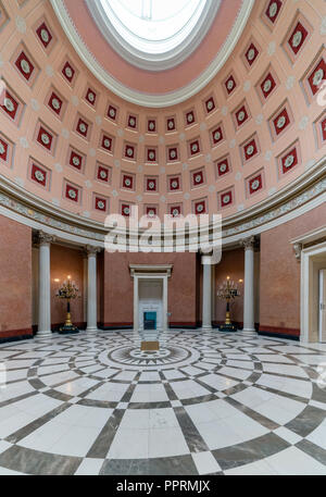 Interno del Museo Nazionale Ungherese è stata fondata nel 1802 ed è il museo nazionale di storia, arte e archeologia di Ungheria. Foto Stock