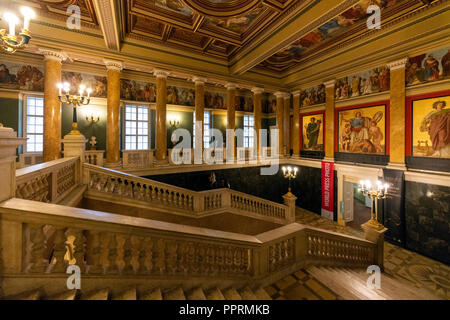 Interno del Museo Nazionale Ungherese è stata fondata nel 1802 ed è il museo nazionale di storia, arte e archeologia di Ungheria. Foto Stock