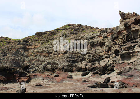 Robusto e roccia vulcanica colline di Nakalele Blowhole in Wailuku, Maui, Hawaii, STATI UNITI D'AMERICA Foto Stock