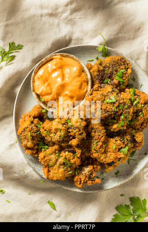 In casa Fritte fegatini di pollo con il piccante Mayo Foto Stock