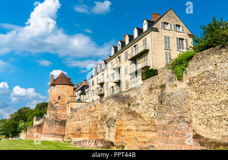 Case tradizionali dietro le mura della città di Le Mans, Francia Foto Stock