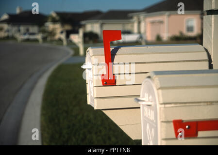 Le cassette postali nel quartiere suburbano, Florida, Stati Uniti d'America Foto Stock