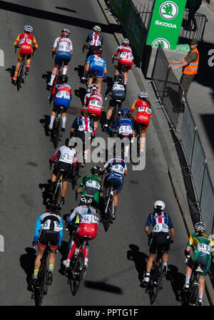 Innsbruck, in Tirolo, Austria 27 settembre 2018. Strada UCI Campionati del mondo, le donne Juniores la gara su strada, ultimo giro nella città di Innsbruck. Credito: Javier Corripio/Alamy Live News. Foto Stock