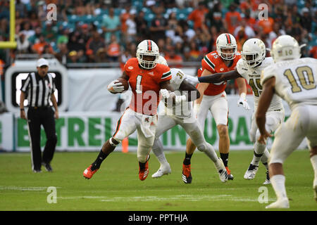 Giardini di Miami, Florida, Stati Uniti d'America. Il 22 settembre, 2018. Lorenzo Lingard #1 di Miami in azione durante il NCAA Football gioco tra gli uragani di Miami e la Florida Panthers Internazionale di Miami, in Florida. Gli uragani sconfitto le pantere 31-17. Credito: csm/Alamy Live News Foto Stock