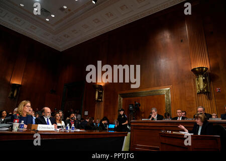 Christine Blasey Ford testimonia davanti alla commissione giudiziaria del Senato sul Campidoglio di Washington, Giovedì, Settembre 27, 2018. (Foto di AP/Andrew Harnik, piscina) | utilizzo in tutto il mondo Foto Stock