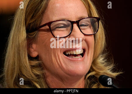 Christine Blasey Ford testimonia davanti alla commissione giudiziaria del Senato sul Campidoglio di Washington, Giovedì, Settembre 27, 2018. (Foto di AP/Andrew Harnik, piscina) | utilizzo in tutto il mondo Foto Stock