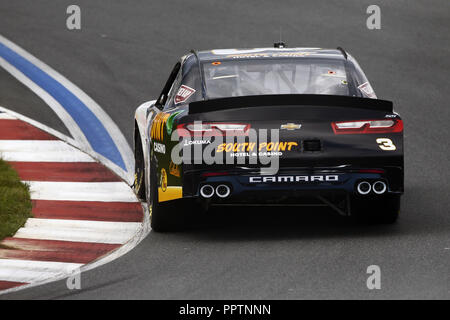 Concord, North Carolina, Stati Uniti d'America. Il 27 settembre, 2018. Brendan Gaughan (3) Gare attraverso le spire durante la pratica per l'unità per la cura di 200 a Charlotte Motor Speedway in concordia, North Carolina. Credito: Chris Owens Asp Inc/ASP/ZUMA filo/Alamy Live News Foto Stock