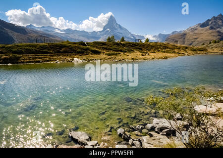 Quando si cammina da Sunnegga a Zermatt (Vallese, Svizzera), si può sperimentare una bella vista sul Cervino, la più famosa montagna della Svizzera Foto Stock