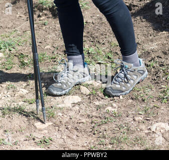 Nordic walking in montagna Foto Stock