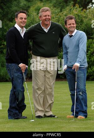 Ant & Dec al media lancio del loro tutti i*Star Cup celebrity Golf evento presso il Celtic Manor Resort, Newport South Wales oggi (1/6/2006) con Colin Montgomerie, Europeo capitano della squadra. L'evento sarà teletrasmesso su ITV oltre a Ferragosto weekend. Foto Stock