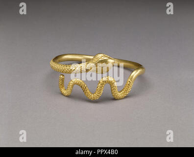 Bracciale serpente; l'Egitto; 3° - 2° secolo a.C; oro; 6,6 cm, 2 5,8 A Foto Stock