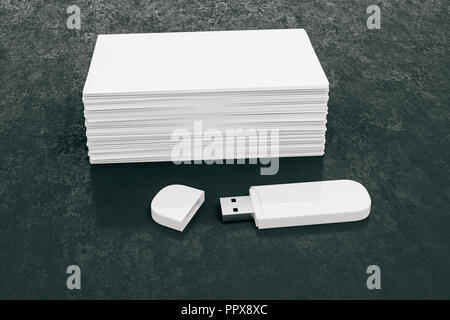 3d vuoto bianco carte aziendali e memory stick USB Foto Stock