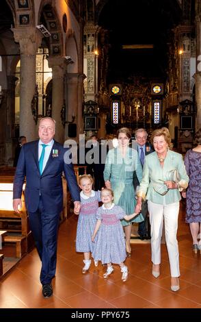 Piacenza, Italia. 28 Sep, 2018. Il Principe Carlos de Bourbon de Parme e la principessa Annemarie de Bourbon de Parme Principessa Luisa e la principessa Cecilia lasciare presso la Chiesa di San Sisto a Piacenza il 28 settembre 2018, dopo aver frequentato la Santa Messa Credito: Albert Nieboer/ Paesi Bassi OUT/point de vue OUT |/dpa/Alamy Live News Foto Stock