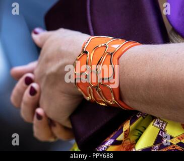 Piacenza, Italia. 28 Sep, 2018. La principessa Viktoria de Bourbon de Parme (jewelery) arriva presso la Chiesa di San Sisto a Piacenza il 28 settembre 2018, per partecipare alla Santa Messa Credito: Albert Nieboer/ Paesi Bassi OUT/point de vue OUT |/dpa/Alamy Live News Foto Stock