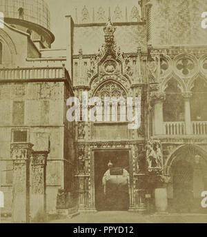 Porta della Carta, Palazzo Ducale; Venezia, Italia e Europa; circa 1855 - 1865; albume silver stampa Foto Stock