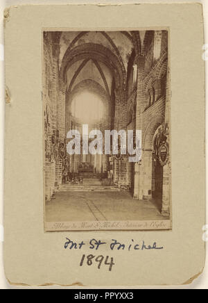 Abbaye du Mont Saint Michel - interieur de l'Eglise; Francese; 1894; albume silver stampa Foto Stock