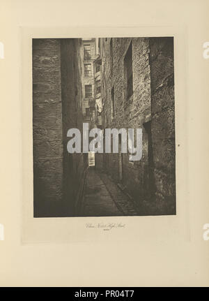 Chiudere n. 148 High Street; Thomas Annan, Scozzese,1829 - 1887, Glasgow, Scozia; negativa 1868; stampa 1900; fotoincisione Foto Stock