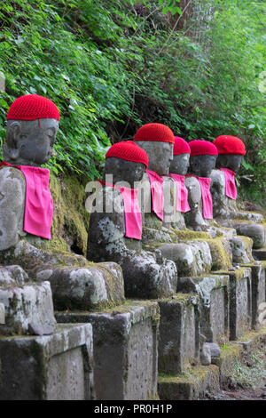 Jizo statue, Kanmangafuchi abisso, Nikko, Giappone, Asia Foto Stock