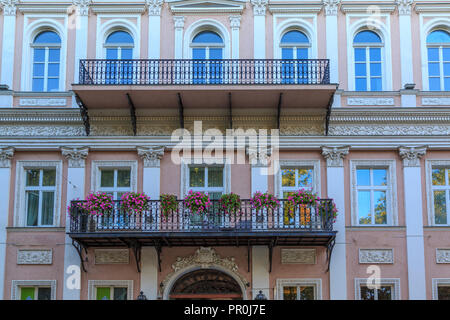 Edifici storici di Primorsky boulevard a Odessa, Ucraina Foto Stock